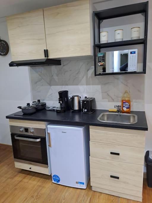 24H Course/Moto/ Oasis / Antares Apartment Льо Ман Екстериор снимка
