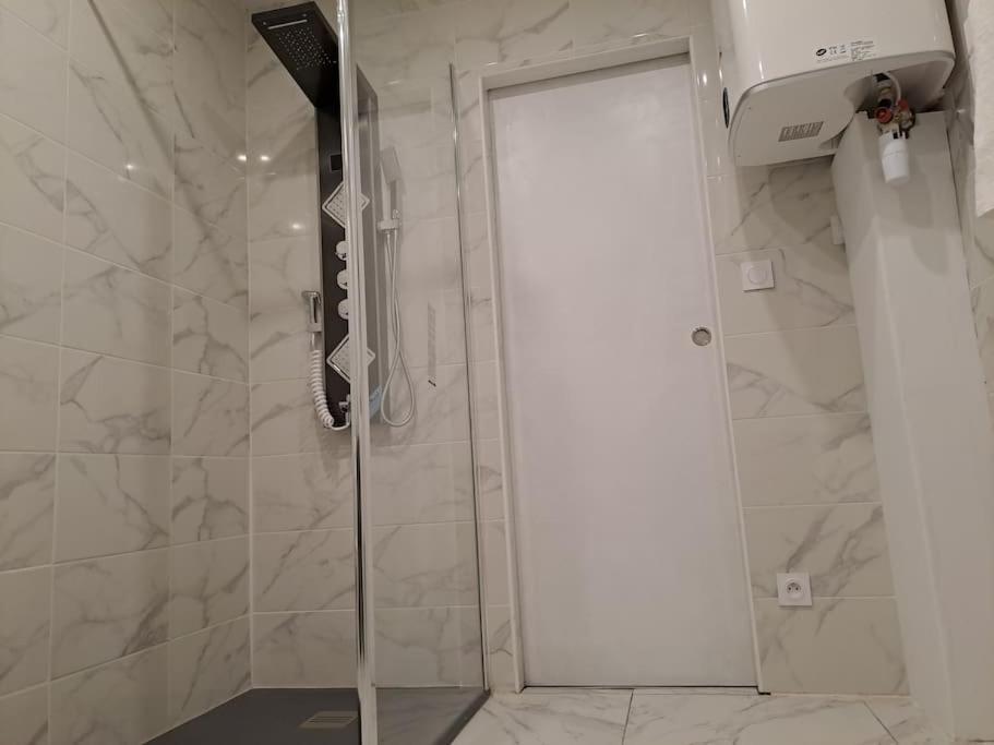 24H Course/Moto/ Oasis / Antares Apartment Льо Ман Екстериор снимка